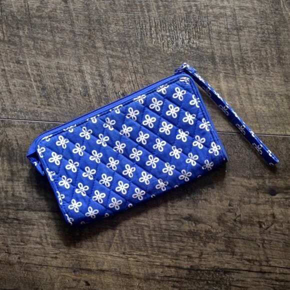 Vera Bradley University of Kansas Jayhawks front zip wristlet - like new - Picture 2 of 3